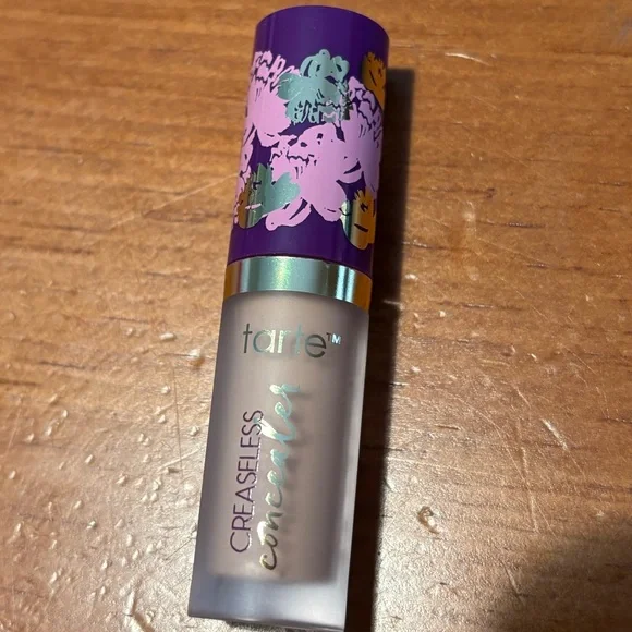 Tarte Creaseless Concealer Medium - Picture 4 of 16
